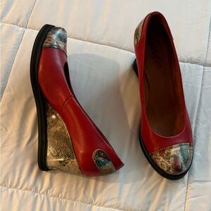 Vileya Paris Red Leather Wedge Shoes Paris Print Platform Slip-On Size 8.5 (39)